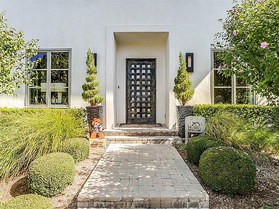 4th image of 9312 Marbella Dr