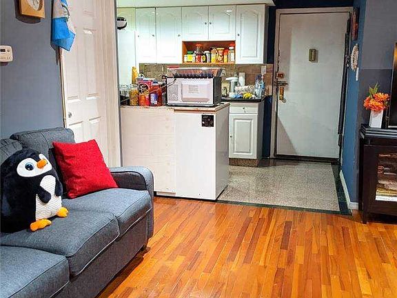 4th image of 104 21st #39AVE-4D