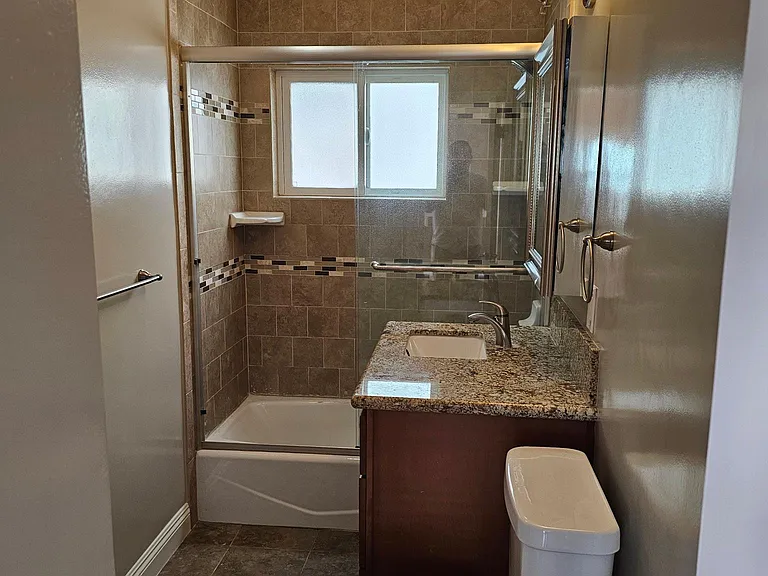 276 S Sierra Madre Blvd #19 — Photo 2