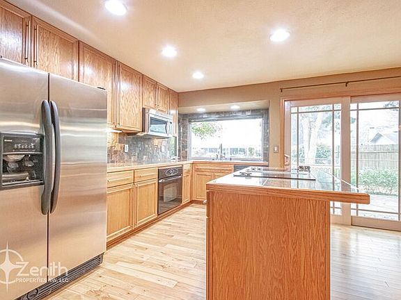 5th image of 13101 SE Laver St