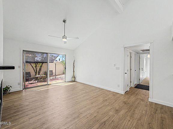 4th image of 1111 W SUMMIT Place #32