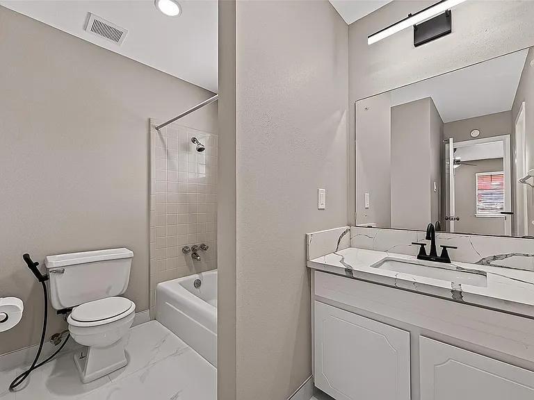 6649 De Moss Dr #649 — Photo 29