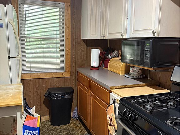 5th image of 18427 Ryan Rd