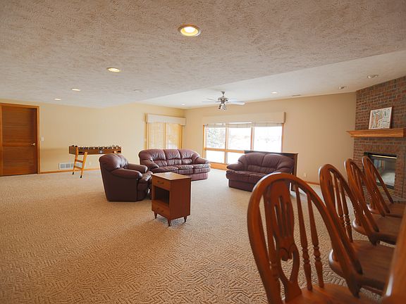 3rd image of 313 Inglewood Dr