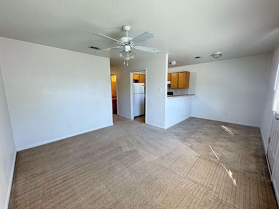 3rd image of 504 Manhattan Dr APT B