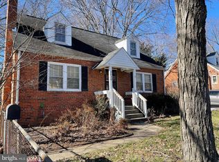 2930 Lawrence Dr, Falls Church, VA 22042
