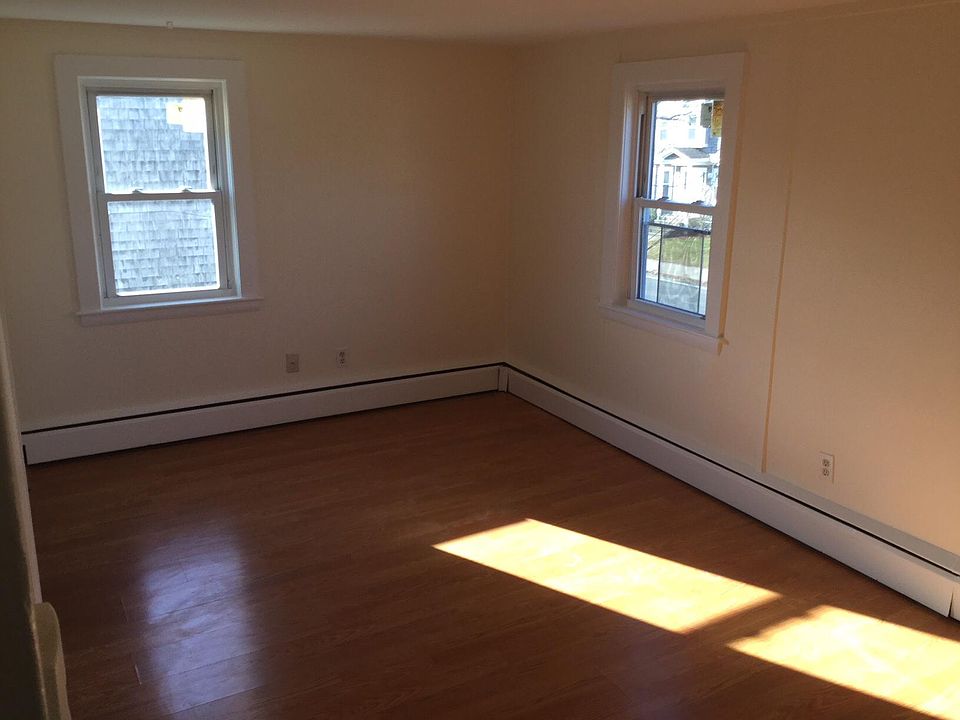 2nd image of 164 Winter St APT 2