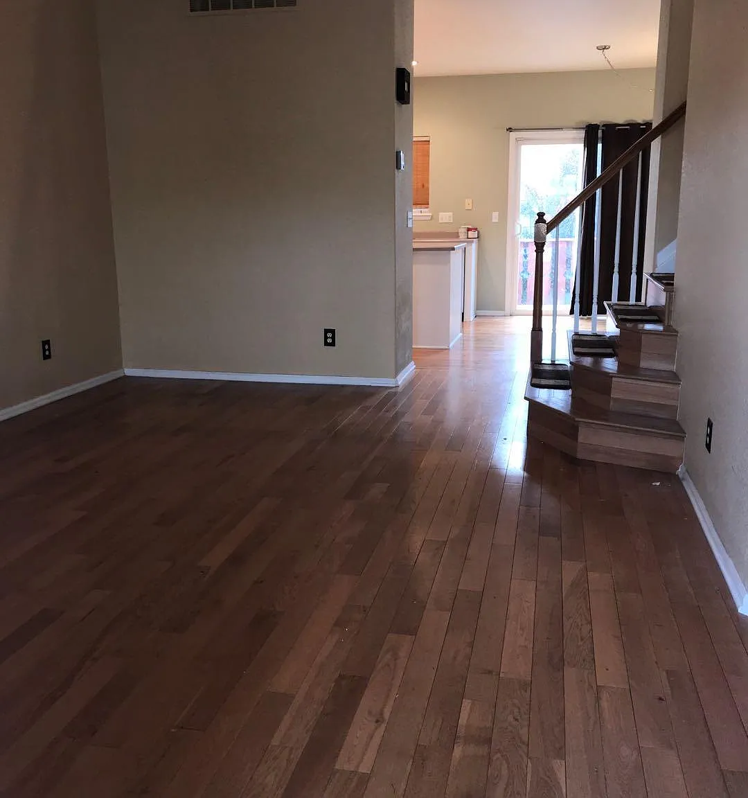 4 bed, 2618 sqft, $2,950 — Photo 2