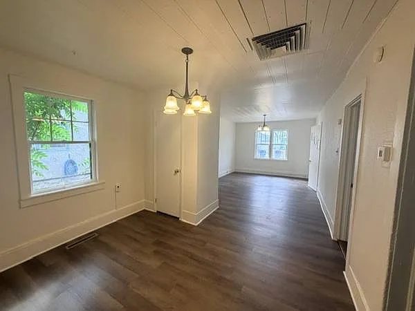 518 Bellevue Pl — Photo 3