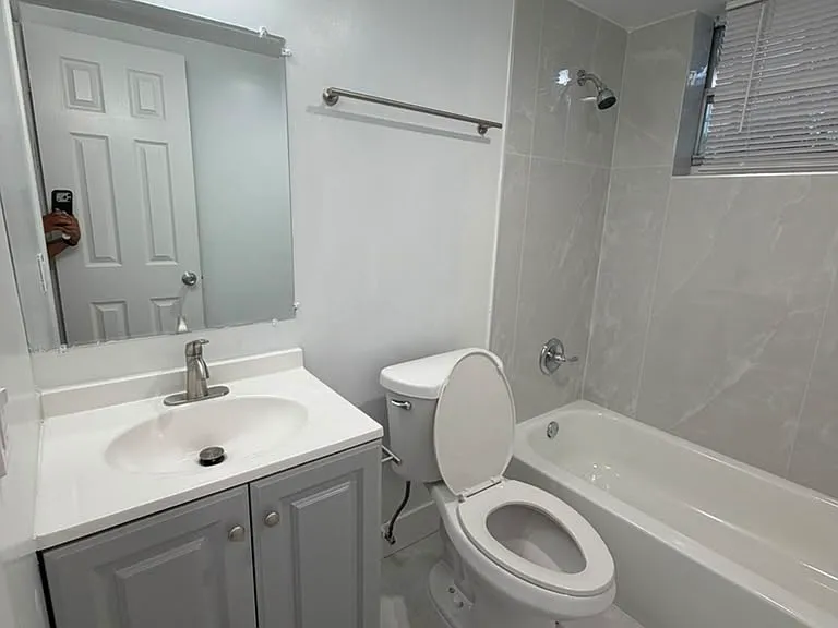219 NW 10th Ave #2 — Photo 10