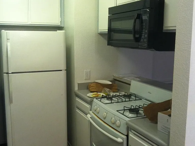 5320 Whitsett Ave #10 — Photo 13