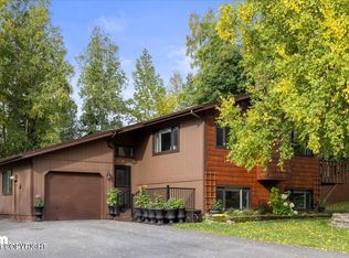 17537 Laoana Cir, Eagle River, AK 99577