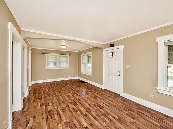 4th image of 1615 48th St