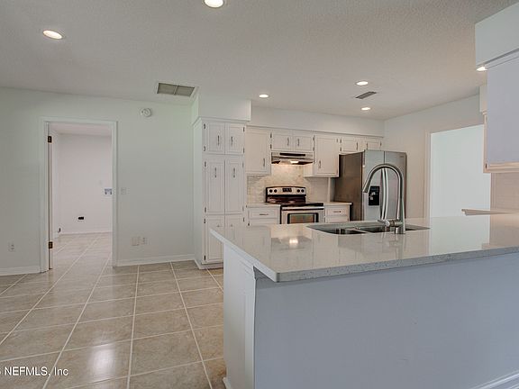 5th image of 736 FRUIT COVE FOREST Road W