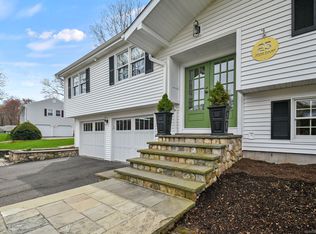 25 Jesse Ct, Cheshire, CT 06410