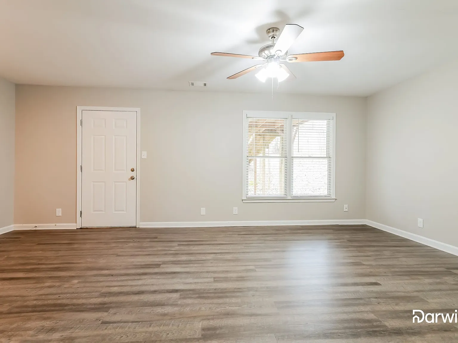 4 bed, 3.0 bath, 2046 sqft, $2,250 — Photo 4