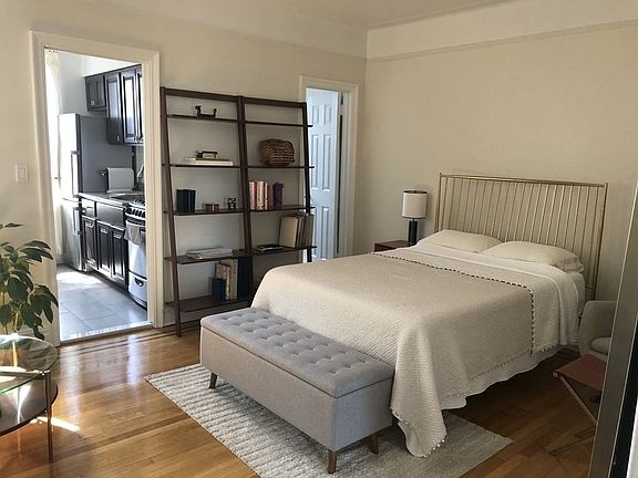3rd image of 4308 40th St APT 5H