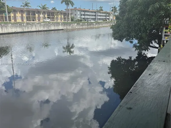 7643 NW South River Dr, Medley, FL 33166