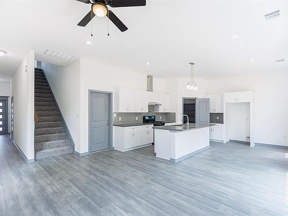 2nd image of 10209 Ashville