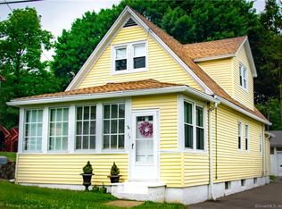 32 Pine St, Trumbull, CT 06611