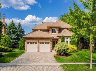 359 Fairway Gdns, Newmarket, ON L3X1B4