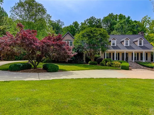 124 Ballyhoo Dr, Lewisville, NC 27023