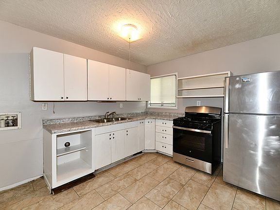 5th image of 3150 Welch Dr