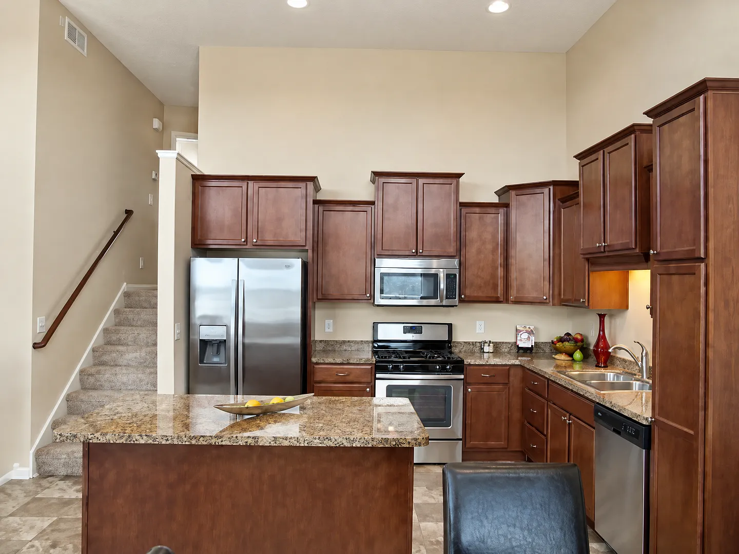 Available Now 3 Bedroom 3 Bath Townhouse in Prior Lake — Photo 4