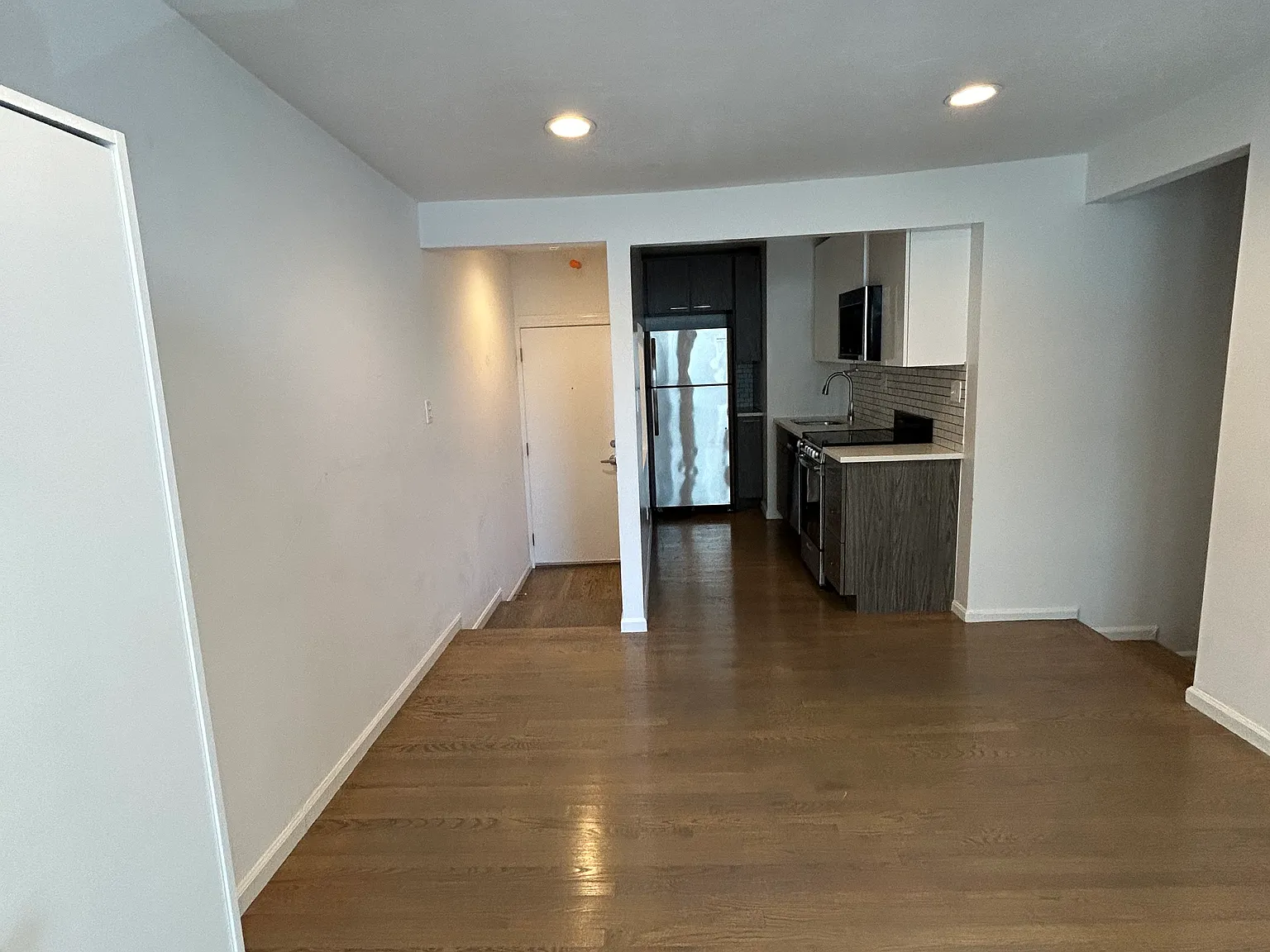 2 bed, $3,800 — Photo 2