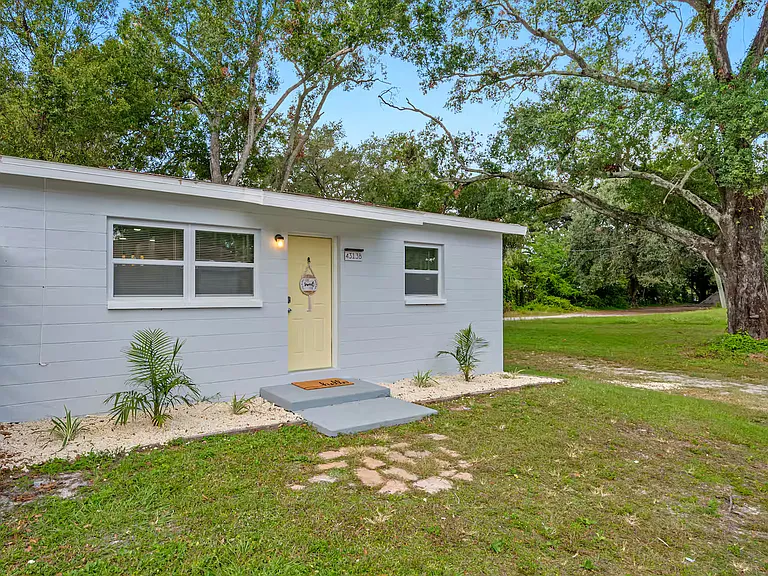 4313 W Woodlawn Ave — Photo 35