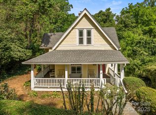334 Greenville St, Saluda, NC 28773