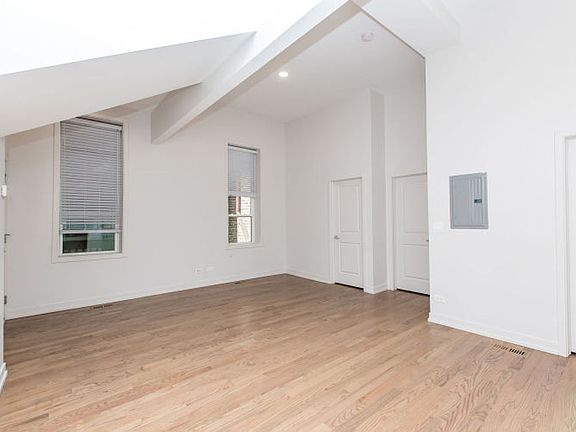 4th image of 1008-12 W 18th Pl #1008-1R-101
