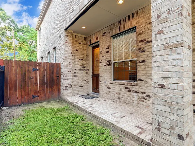 7604 Janak Dr — Photo 6