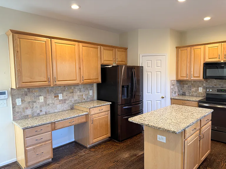 9530 Oswald Ln — Photo 13