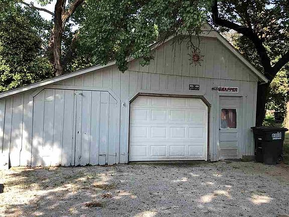 3rd image of 2112 N Independence Ave