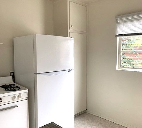5th image of 1933 Grace Ave APT 6