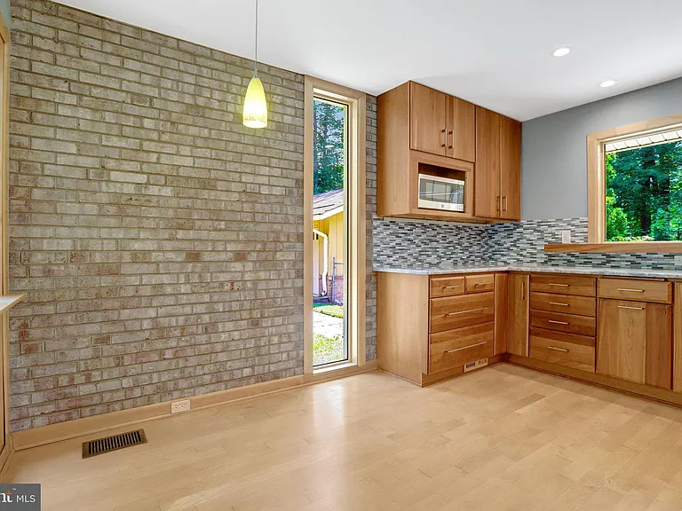 6030 Berwynd Rd — Photo 18