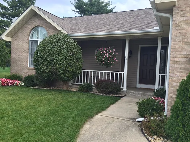 50604 Goldenview Dr photo 1