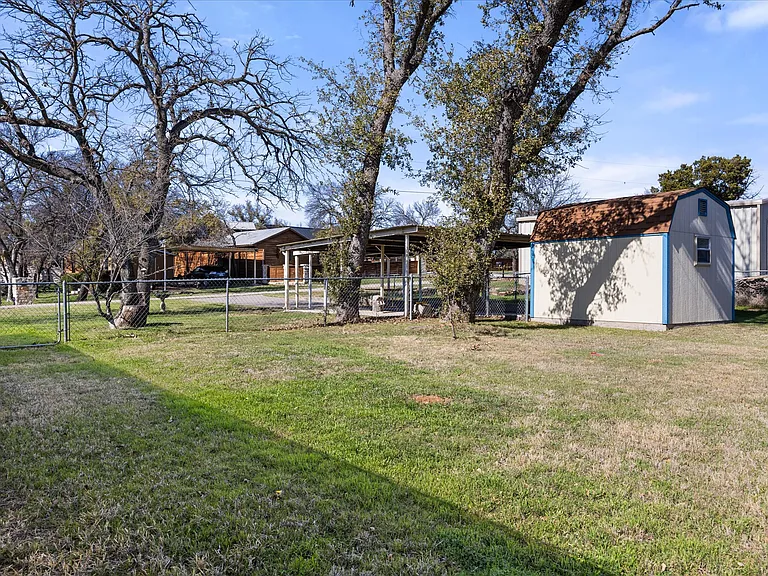 417 Sky Harbour Ct — Photo 31