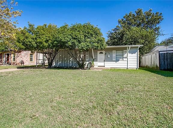 3rd image of 902 Leyenda Dr
