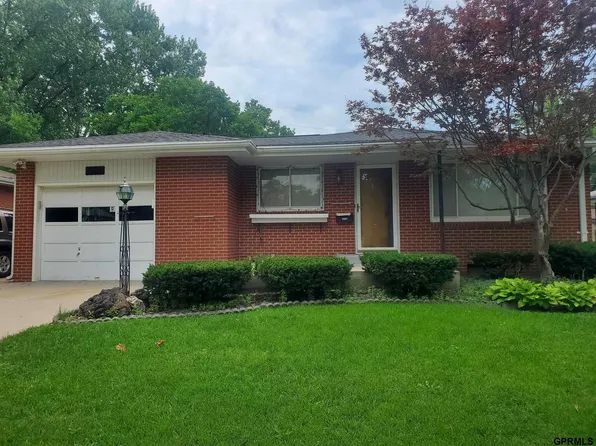 320 Terrace Rd, Lincoln, NE 68505