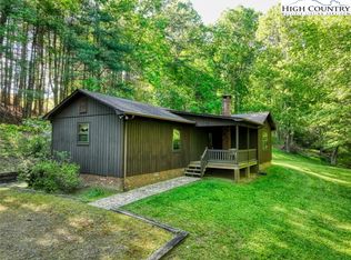 555 Ore Valley Rd, Laurel Springs, NC 28644