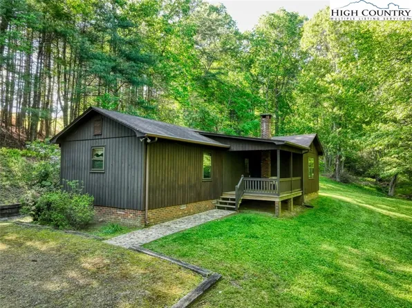 555 Ore Valley Road, Laurel Springs, NC 28644
