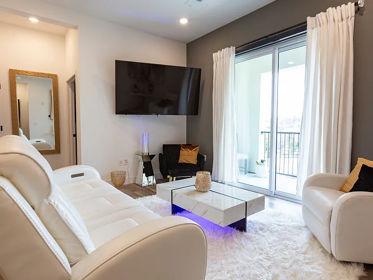 Mckenzie | Living room