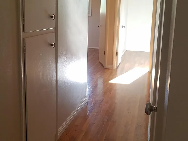 615 Crestview Ave — Photo 3