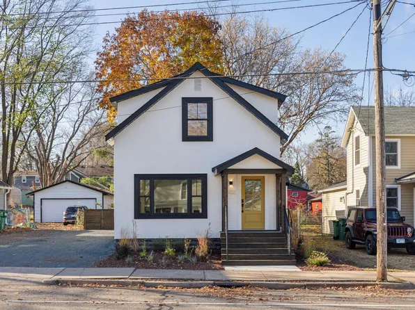 802 4th St S, Stillwater, MN 55082