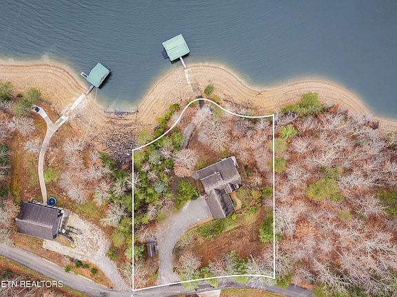 4th image of 1420 Lakeview Dr