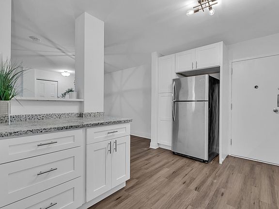 4th image of 700 N Bruce Ln APT 105