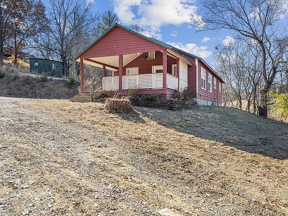 2nd image of 121 Crescent Dr