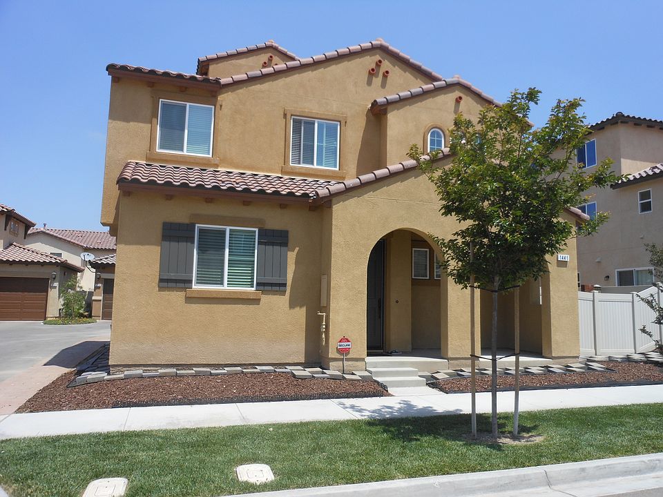 2nd image of 1441 Carpinteria St
